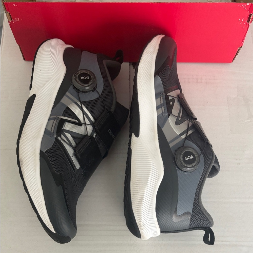 Mens/Teen New Balance Sneakers